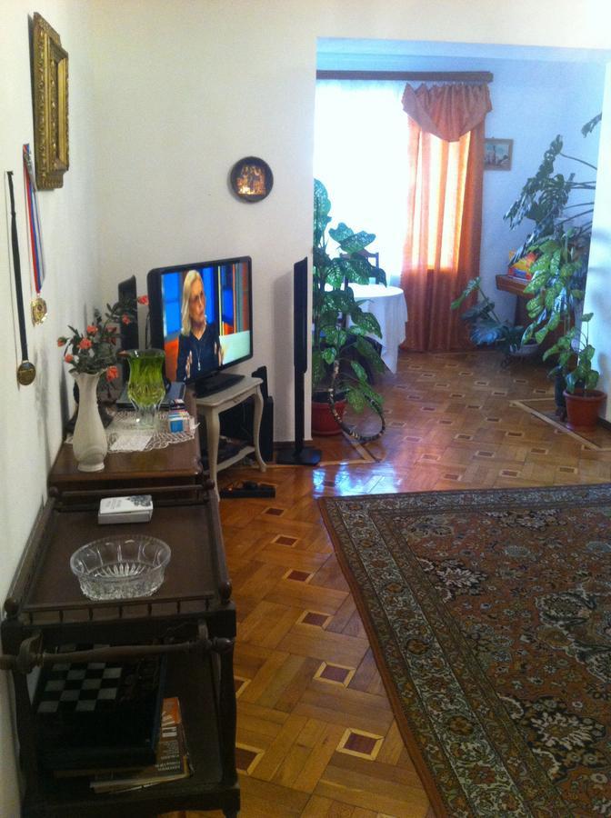 Homestay On Akademika Sakharova Sukhumi Bagian luar foto
