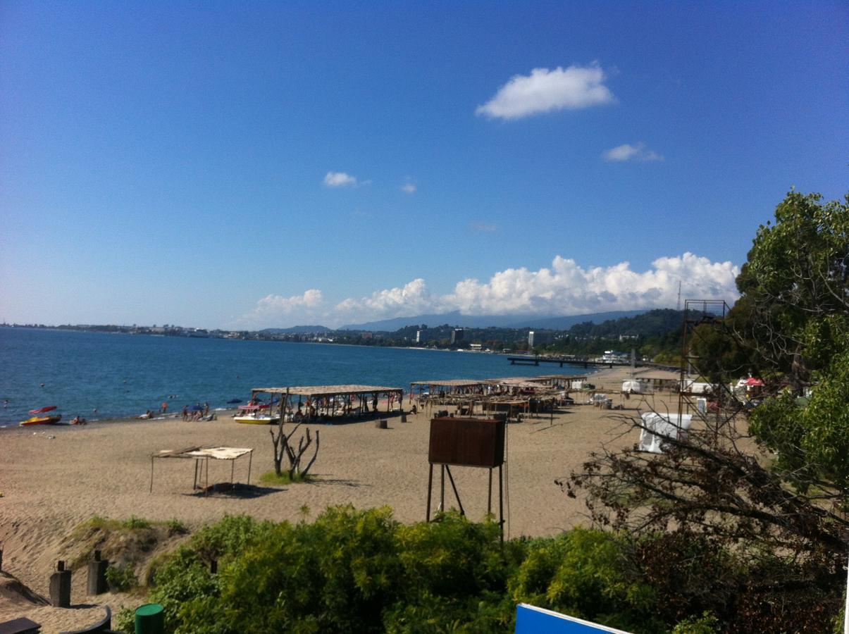 Homestay On Akademika Sakharova Sukhumi Bagian luar foto