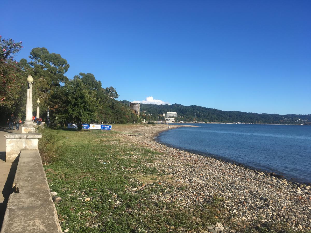 Homestay On Akademika Sakharova Sukhumi Bagian luar foto