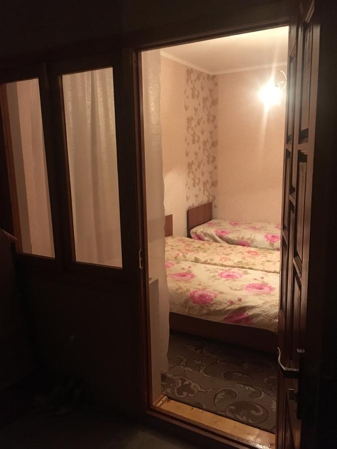 Homestay On Akademika Sakharova Sukhumi Bagian luar foto