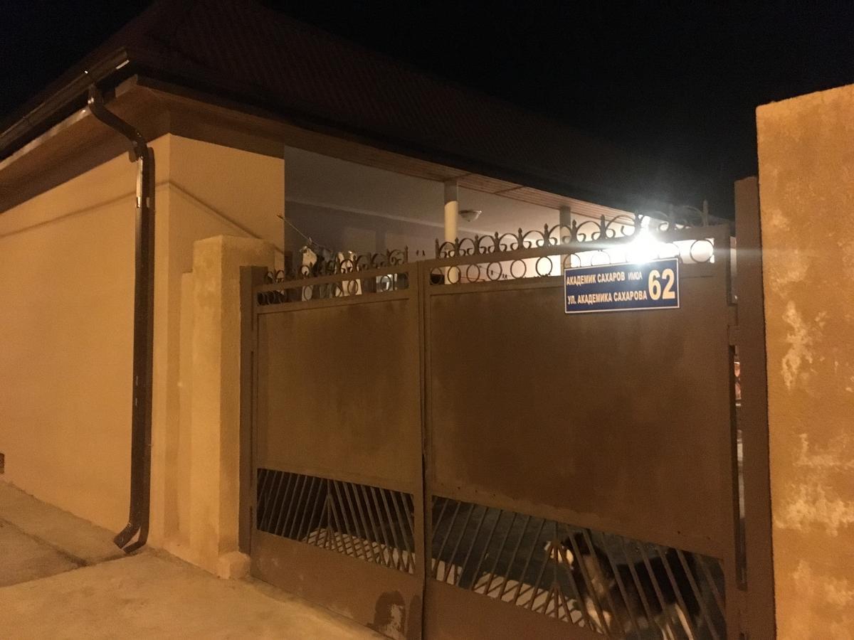 Homestay On Akademika Sakharova Sukhumi Bagian luar foto