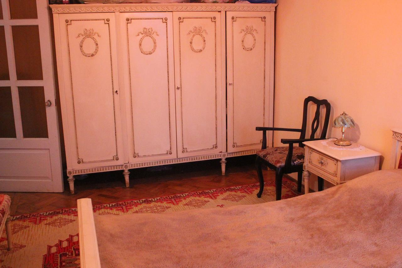 Homestay On Akademika Sakharova Sukhumi Bagian luar foto